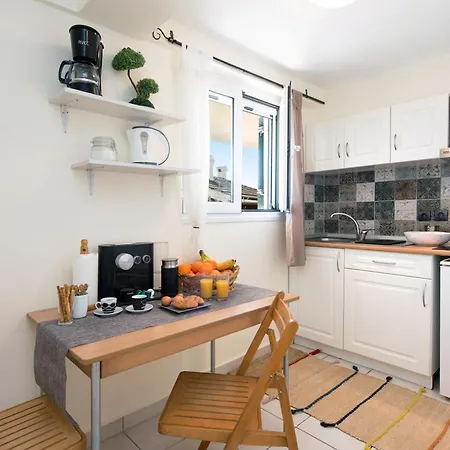 Maisonette Sea View グリファダ